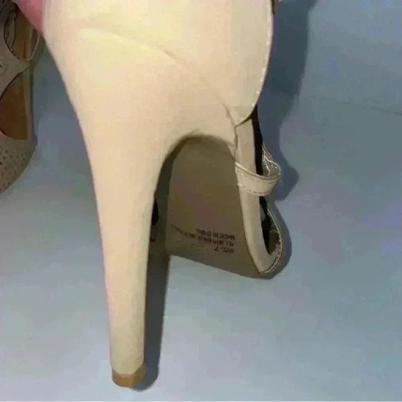 NEW Qupid Gladiator lace up nude peep toe mesh suede 4.5” heels women size 7 - Picture 13 of 15